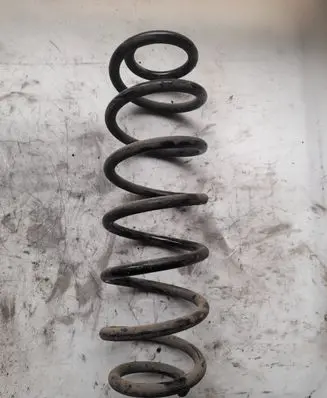 Volkswagen Golf IV Rear coil spring RH6083 KYB