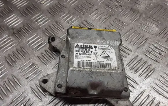 Renault Laguna II Airbag control unit/module 601958800 8200138952 216190878