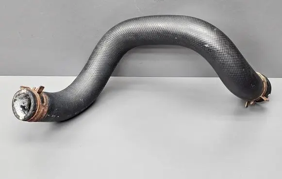 Engine coolant pipe/hose