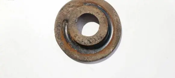 Volkswagen PASSAT B6 Front coil spring rubber mount 1k0512149b
