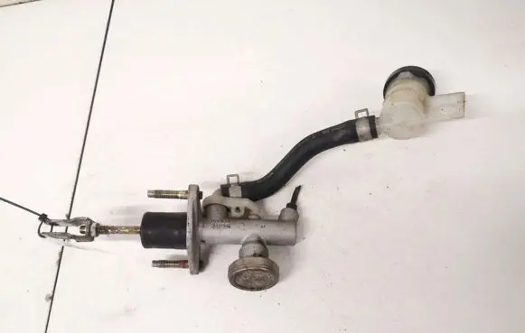 Nissan Almera N16 Clutch master cylinder
