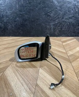 Mercedes-Benz R W251 Front door electric wing mirror a2518100793