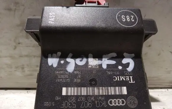 Volkswagen Golf V Gateway control module 1K0907530F