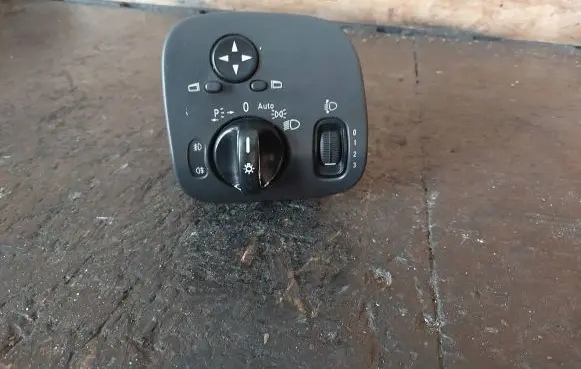 Mercedes-Benz C W203 Light switch A2035450604 24406574725 04058515