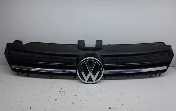 Volkswagen Golf VII Front bumper upper radiator grill 5G0853653
