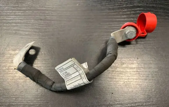 BMW 2 F46 Positive cable (battery) 6825835