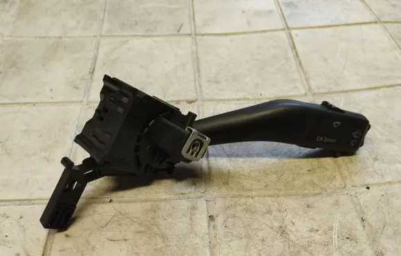 Volkswagen Touran I Wiper control stalk 1K0953519A