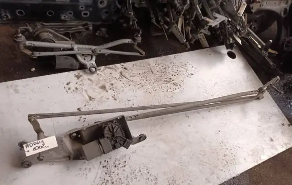 Renault Modus Front wiper linkage 
