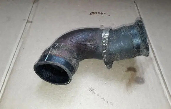 Seat Exeo (3R) Intercooler hose/pipe 8E0145837G