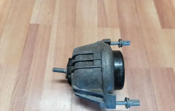 BMW 1 E81 E87 Engine mount bracket 22116768852 6768852