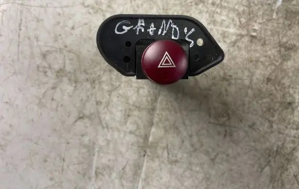 Mitsubishi Grandis Hazard light switch Mr962274