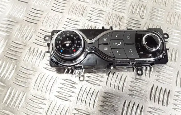 Renault Captur Climate control unit 273108796R 275108769R