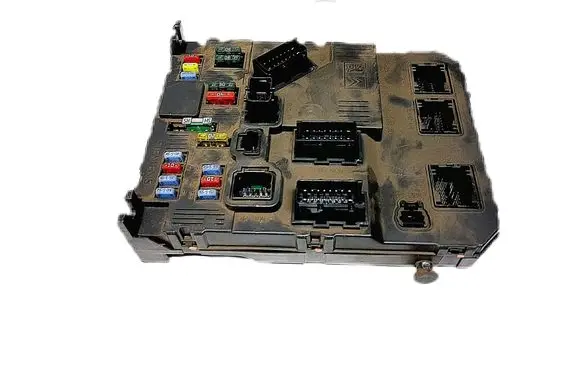 Citroen C3 Fuse module 9657999680