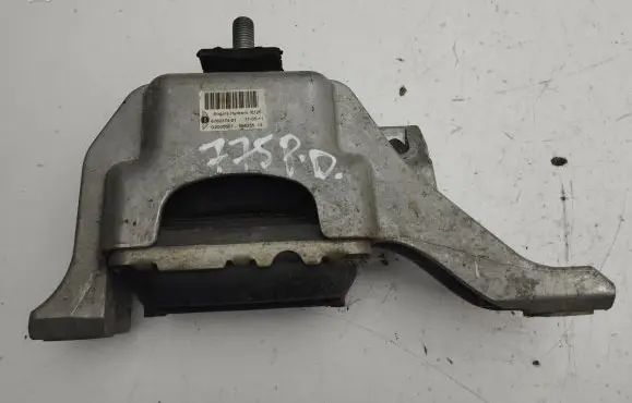 Mini Cooper Countryman R60 Engine mount bracket 6782374