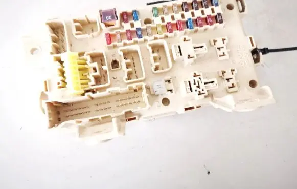 Toyota Avensis Verso Fuse box set 8922144030 89221-44030
