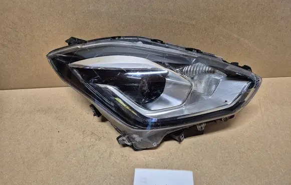 Suzuki Swift III Headlight/headlamp W2966