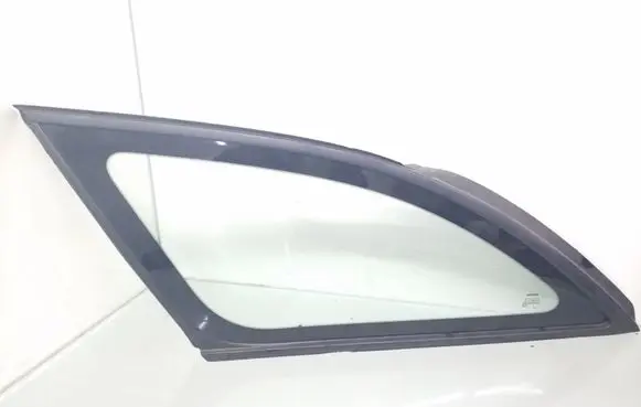 Nissan Primera Rear side window