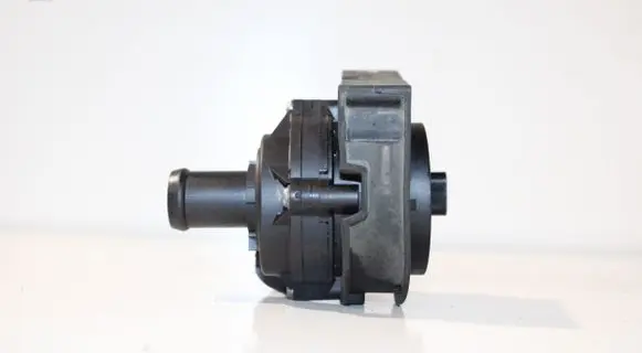 Volkswagen Golf VII Electric auxiliary coolant/water pump 5Q0965567