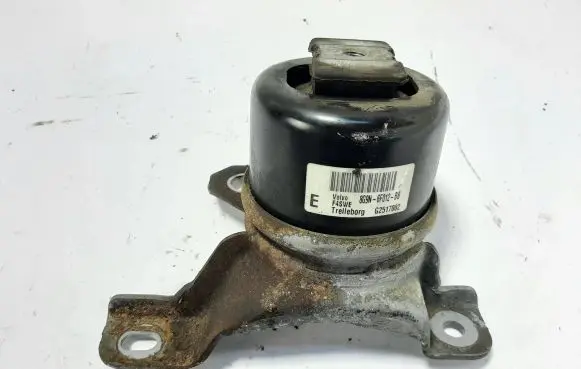 Volvo V60 Engine mount bracket 8G9N6F012BB