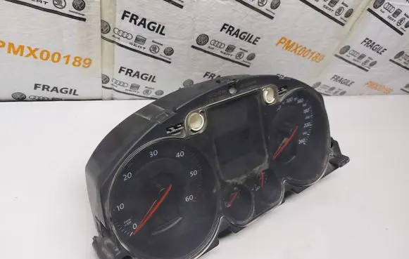 Volkswagen PASSAT B6 Speedometer (instrument cluster) A2C53145550