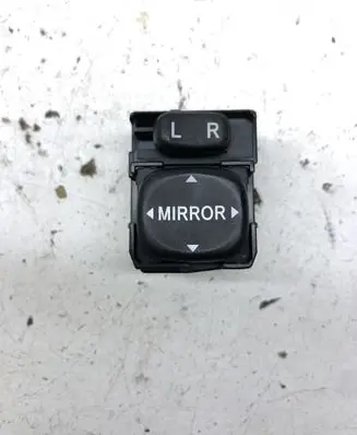 Toyota Yaris Wing mirror switch 183574