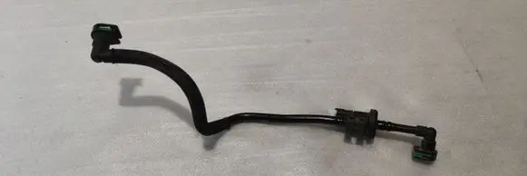 Volvo S60 Breather hose/pipe 32363205