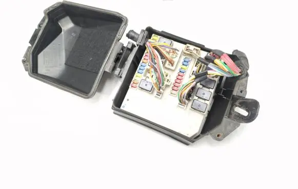 Renault Modus Fuse module 233293D