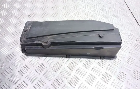 Mercedes-Benz C W203 Air filter box cover PA6GF35