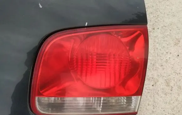 Volkswagen Touareg I Tailgate rear/tail lights