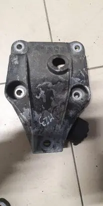 BMW 5 F10 F11 Engine mounting bracket 6777623 46000