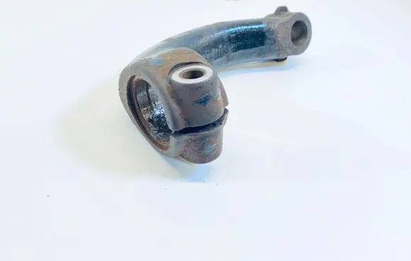 Cadillac SRX Lower shock absorber bracket 25764673