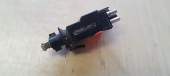 Mercedes-Benz C W202 Brake pedal sensor switch 0015450109