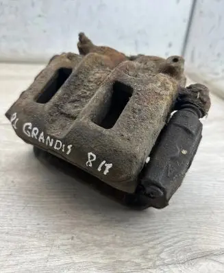 Mitsubishi Grandis Front brake caliper