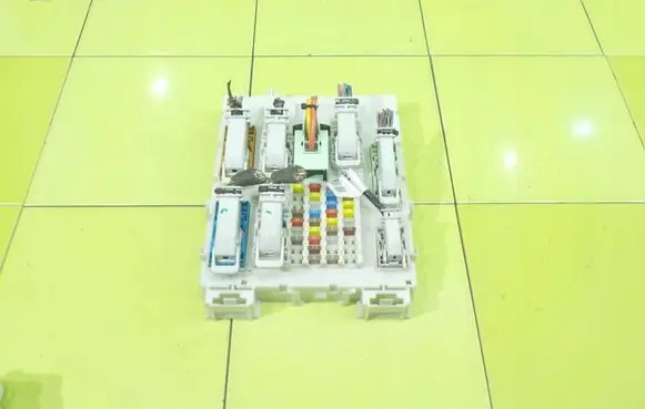 Ford Grand C-MAX Fuse box set AV6N14A073FL BEZPIECZNIKOW