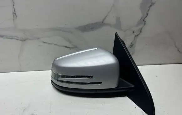 Mercedes-Benz A W176 Front door electric wing mirror A1768107216