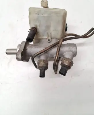 Master brake cylinder