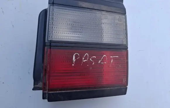 Volkswagen PASSAT B3 Tailgate rear/tail lights 357945108 321945259