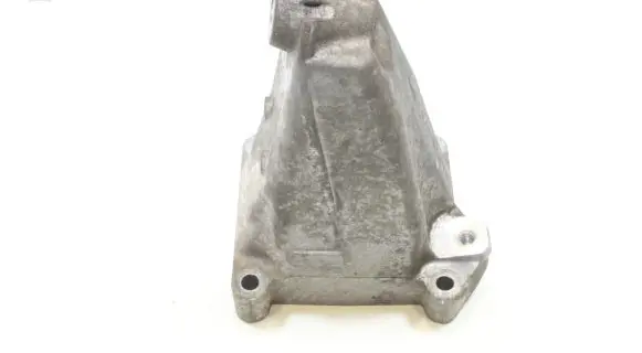 Mercedes-Benz C W204 Engine mounting bracket A2712231904