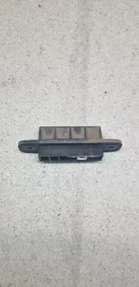 Toyota Prius (XW30) Tailgate opening switch 0505M05