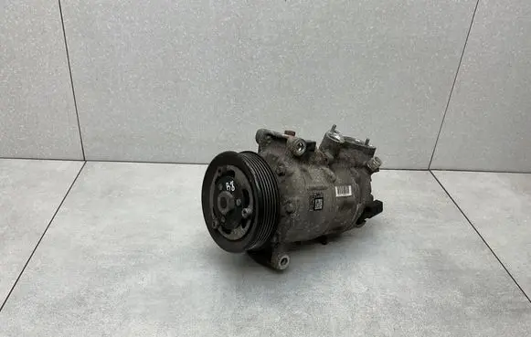 Volkswagen PASSAT B8 Air conditioning (A/C) compressor (pump) 5Q0816803D