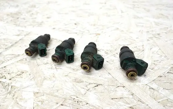 Volkswagen Golf IV Fuel injectors set 037906031AA