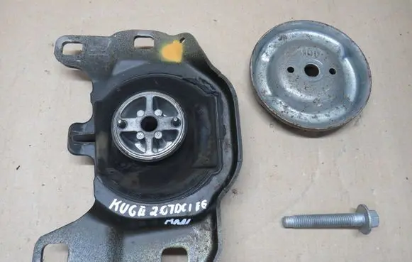 Ford Kuga II Gearbox mounting bracket F1F17N121JB