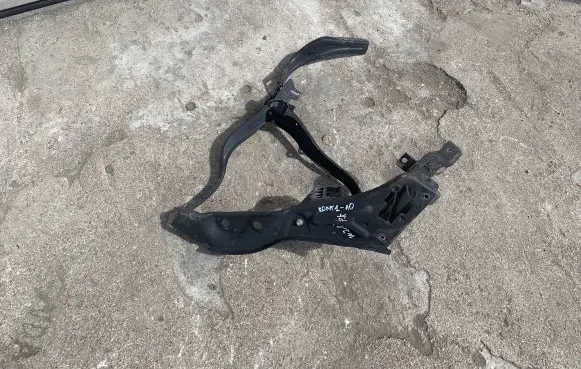 Mercedes-Benz E W212 Headlight/headlamp mounting bracket A2126200191 212620029