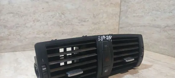 BMW 1 E81 E87 Dash center air vent grill 7059189