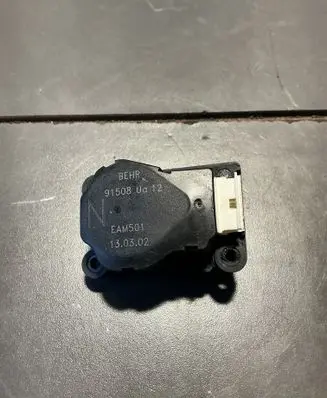 Mercedes-Benz S W220 Air flap motor/actuator 91508UA12 EAM501 130302