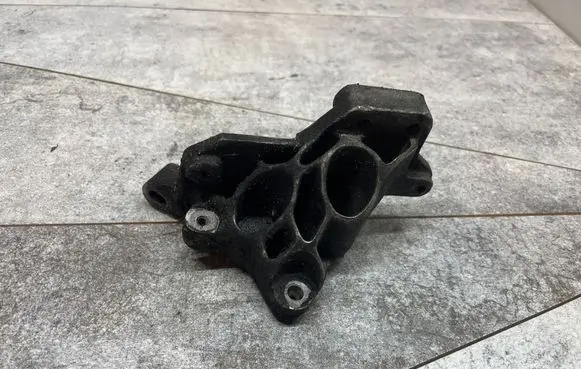 Mercedes-Benz S W220 Intercooler pipe mounting bracket A6280980839