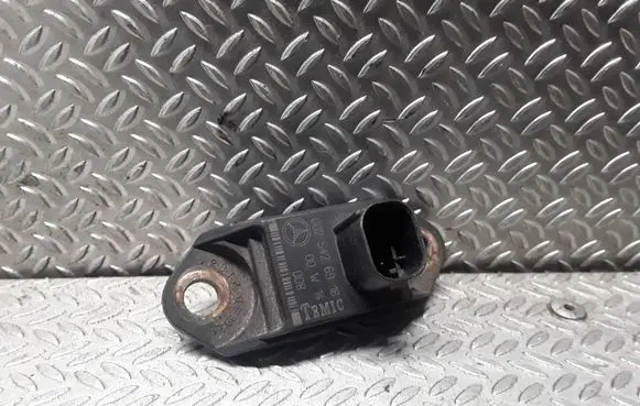 Mercedes-Benz S W220 Airbag deployment crash/impact sensor 0025426918