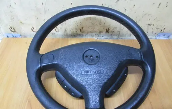 Opel Zafira A Steering wheel