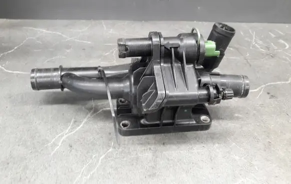 Citroen C4 II Picasso Thermostat housing 9660660380
