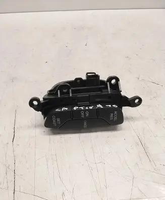 Steering wheel buttons/switches